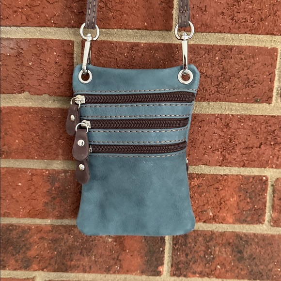 Toscana Teal Blue 100%  Leather Covertable/Adjustable Crossbody/Belt Bag - Picture 6 of 7